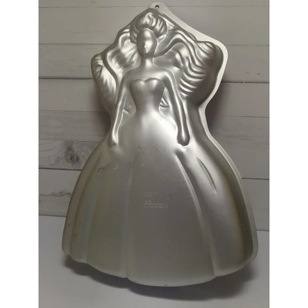 Wilton Barbie Princess Cake Pan 2105-2551 Vintage 1992 Aluminum Silver